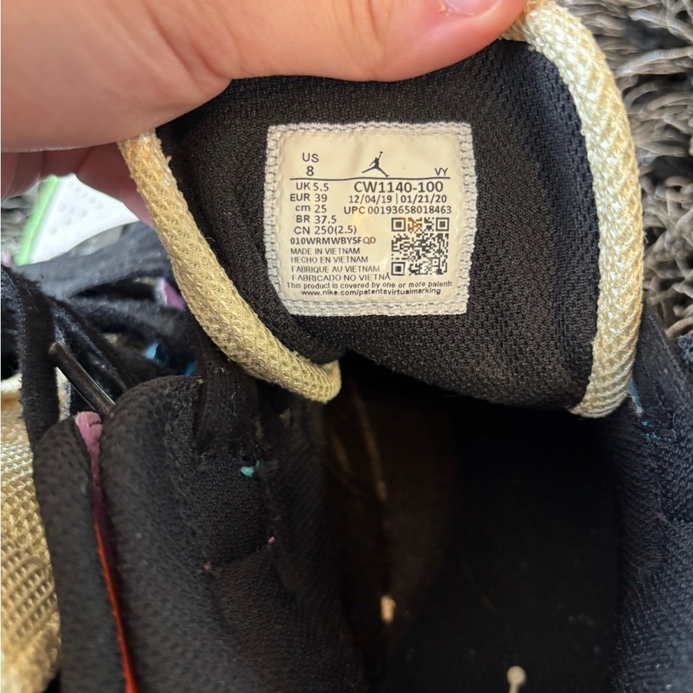 Air Jordan 1 Mid in Lightbulb - Picture 3 of 3